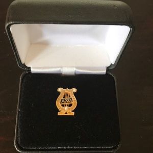 Axo pin